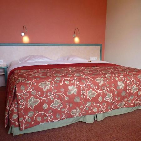 Les Tilleuls Hotel Jupille Екстериор снимка
