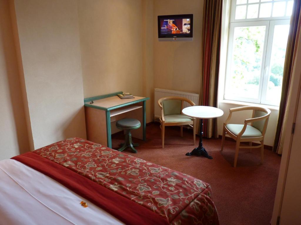 Les Tilleuls Hotel Jupille Екстериор снимка