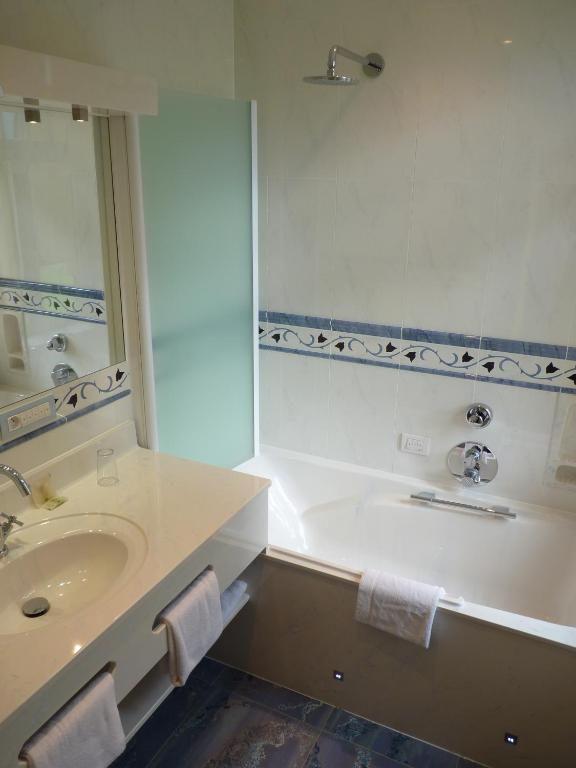 Les Tilleuls Hotel Jupille Екстериор снимка