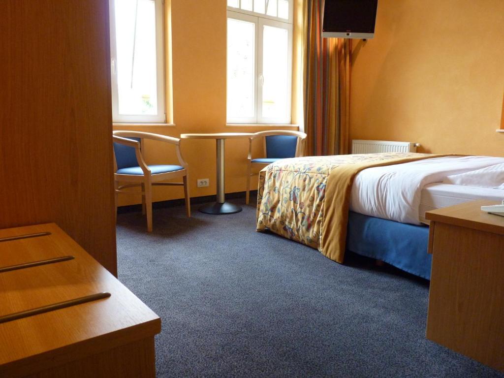 Les Tilleuls Hotel Jupille Екстериор снимка