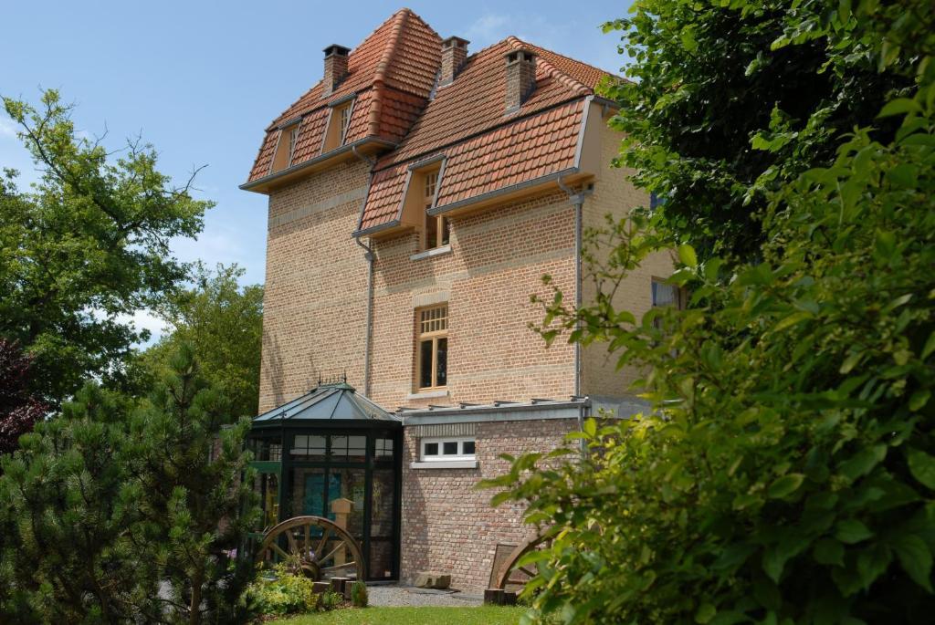 Les Tilleuls Hotel Jupille Екстериор снимка