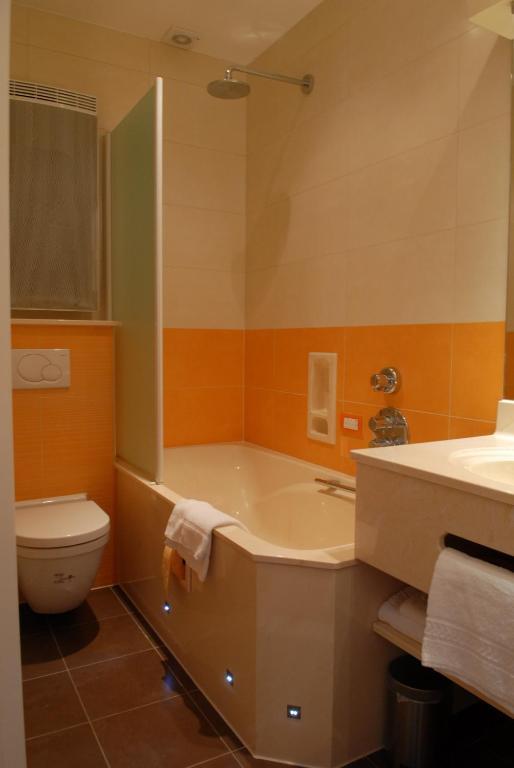 Les Tilleuls Hotel Jupille Екстериор снимка