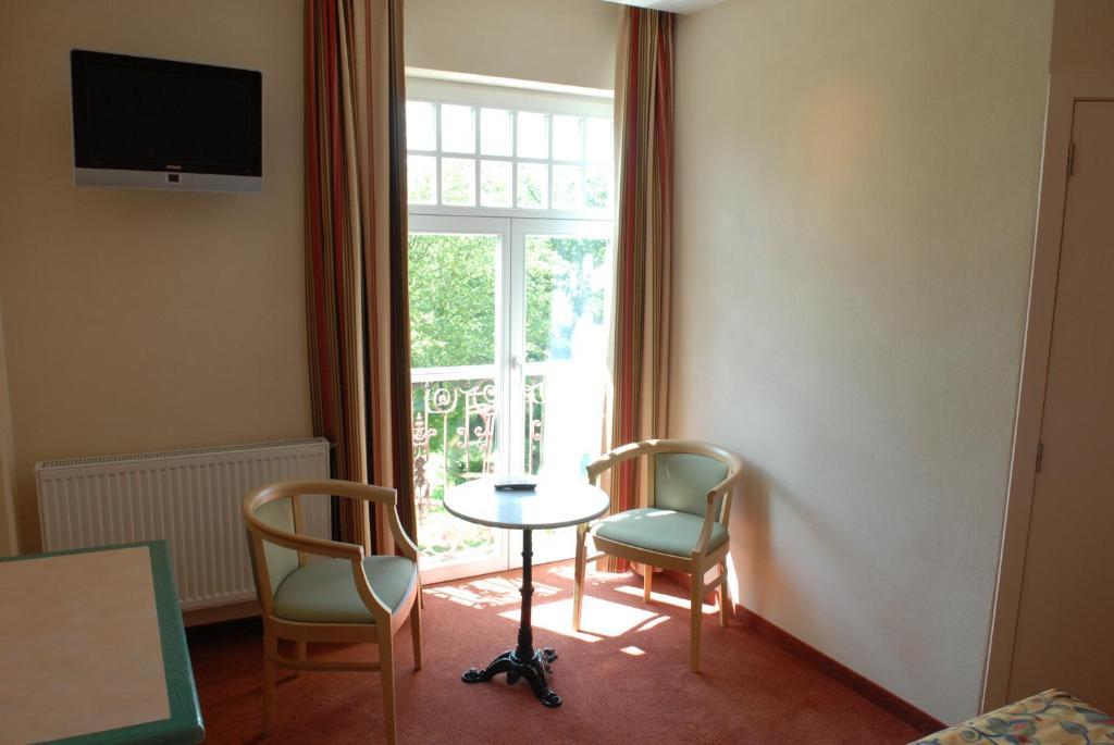Les Tilleuls Hotel Jupille Екстериор снимка