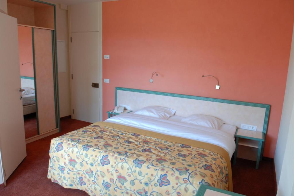 Les Tilleuls Hotel Jupille Екстериор снимка