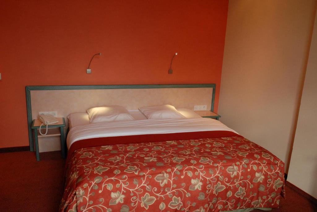 Les Tilleuls Hotel Jupille Екстериор снимка